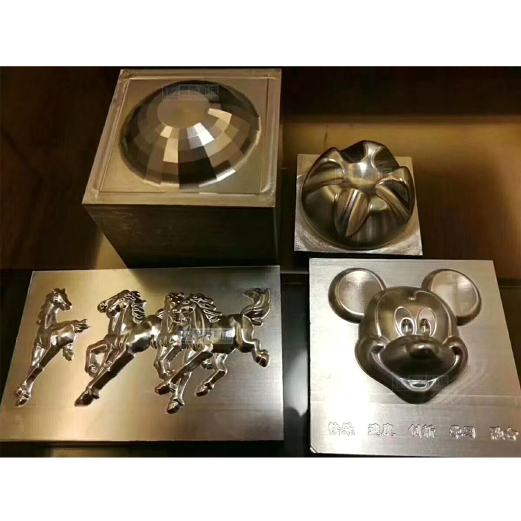 五轴加工中心的特点