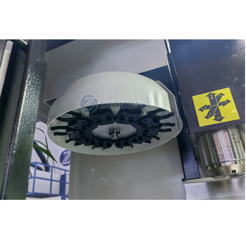 迷你型桌面小加工中心VMC200主要适应于小型零部件主要加工工艺品适合教学也是很好的选择